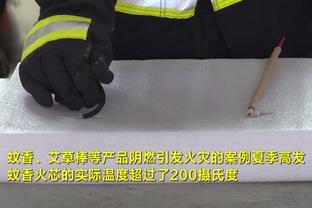 师徒情深！蒙蒂赛后来到勇士更衣室问道：保罗还好吗？